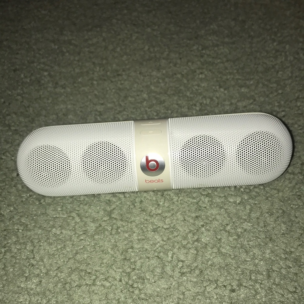 Beats Pill